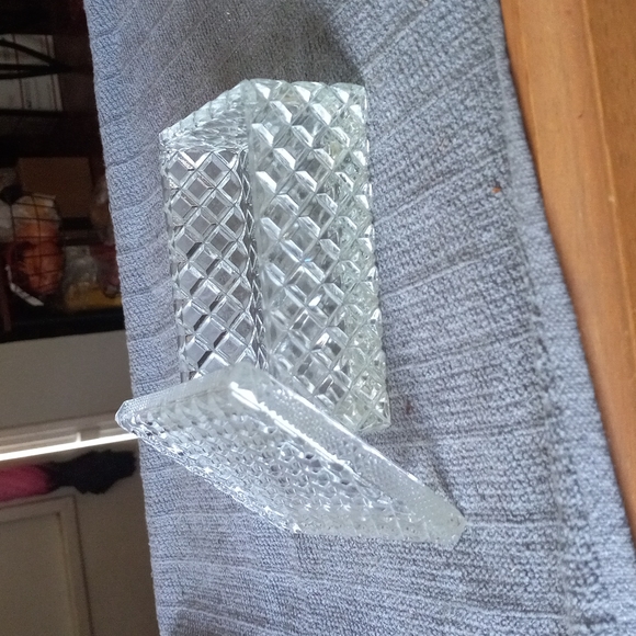 Rectangular Bohemia Czech glass trinket box. - Picture 3 of 4